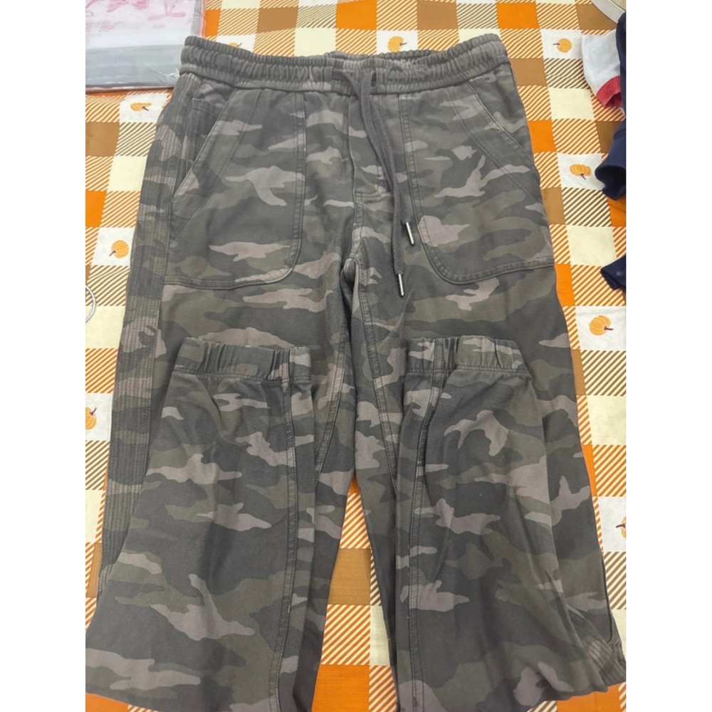 Athleta camo pants